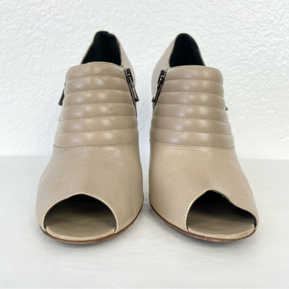 {Manolo Blahnik} Taupe Leather Zippered Peep-Toe Ankle Booties, Size 38.5 - Picture 3 of 9